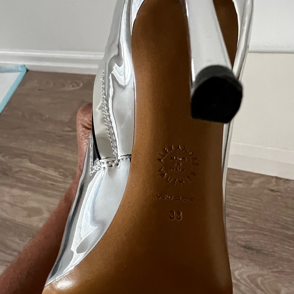 size 38 boots never worn my calf’s are to big